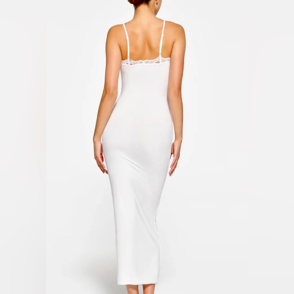 Skims Fits Everybody Lace Long Dress - Picture 4 of 6